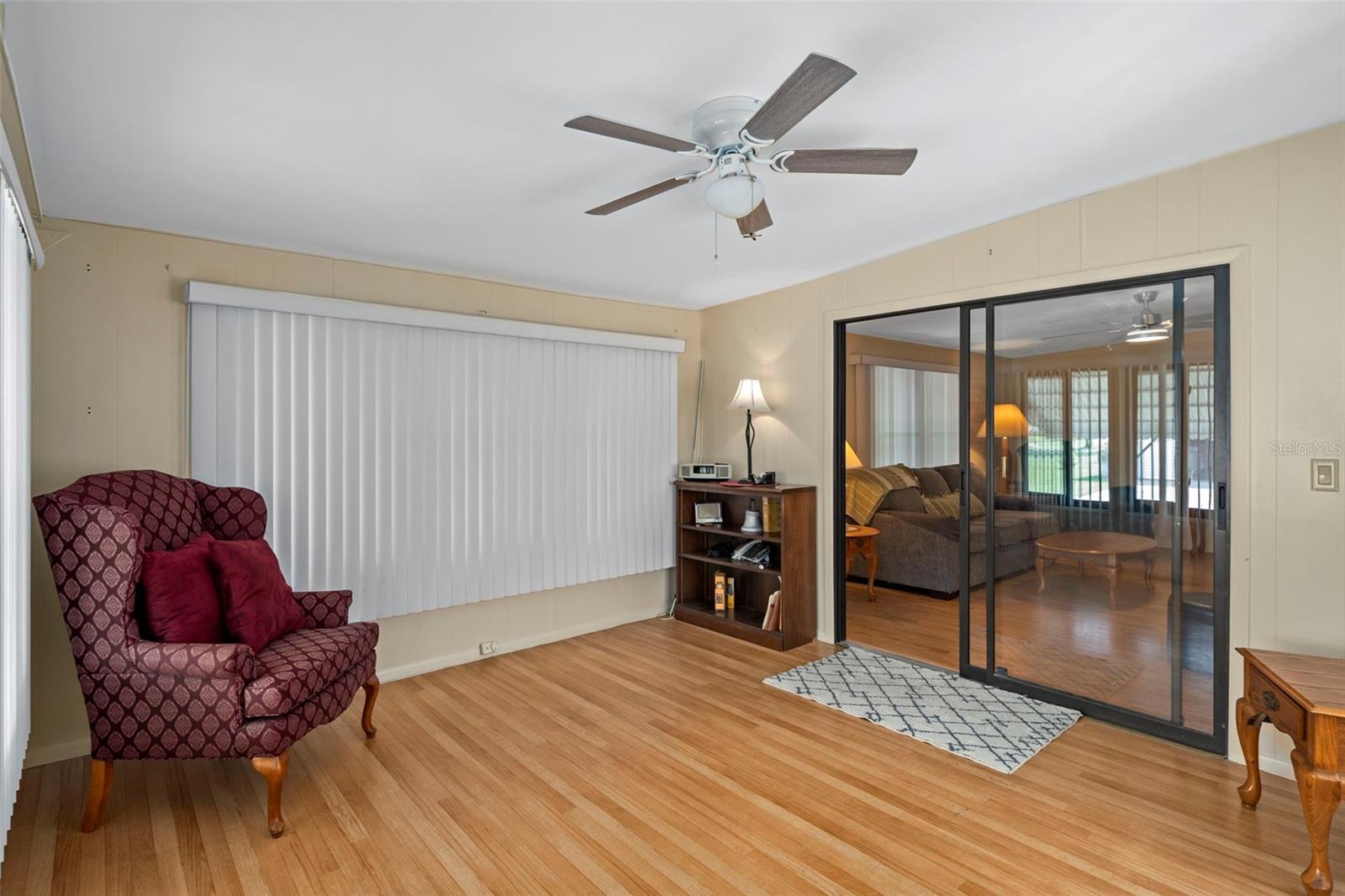 Listing photo id 7 for 8123 Dalavan Drive