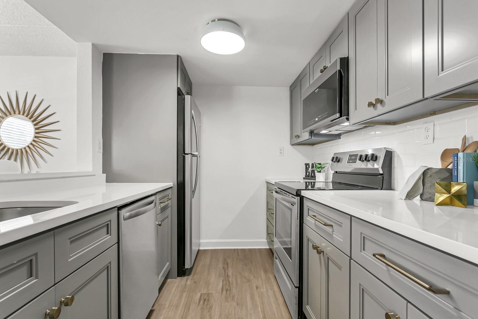 Image 8 of 15 For 807 Howard Avenue 107