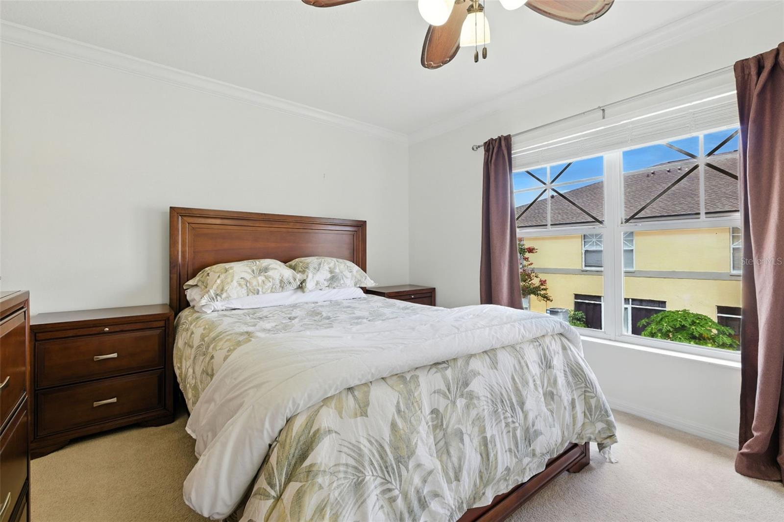 Listing photo id 17 for 3853 Island Way