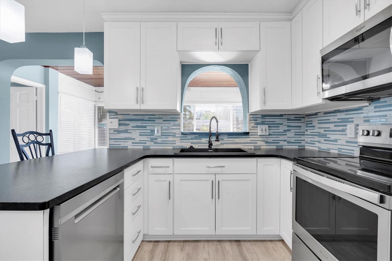 Image 14 of 60 For 6618 3rd Avenue N