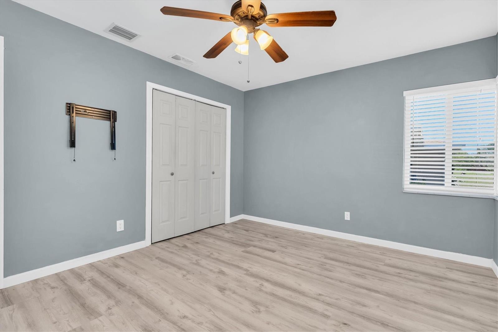 Image 28 of 60 For 6618 3rd Avenue N