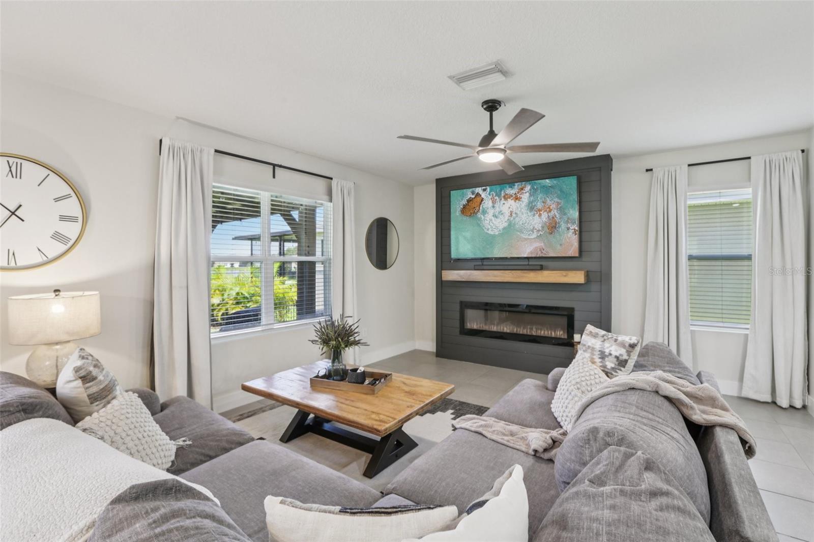 Image 10 of 39 For 3111 Suncoast Blend Drive