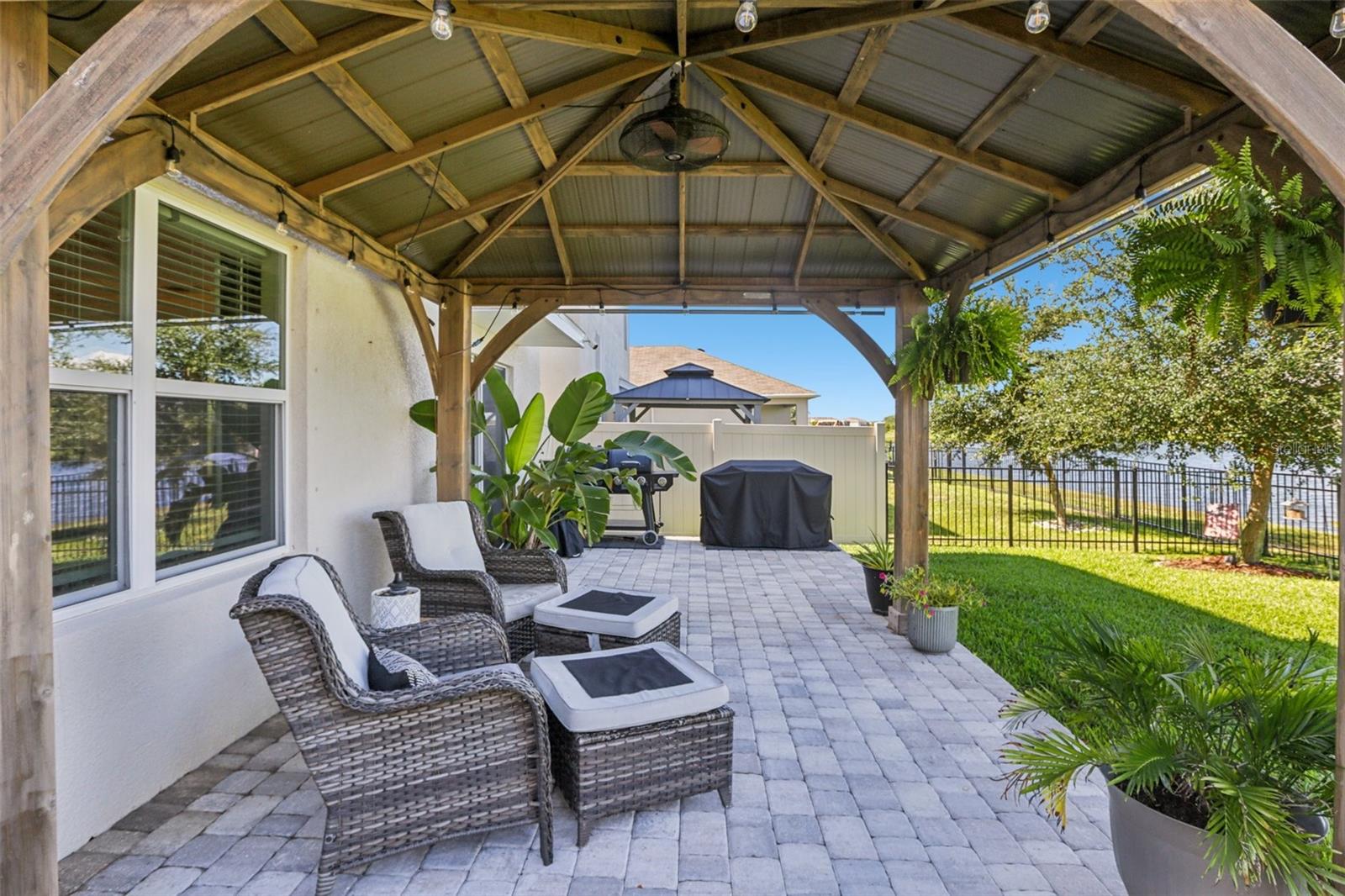 Image 18 of 39 For 3111 Suncoast Blend Drive