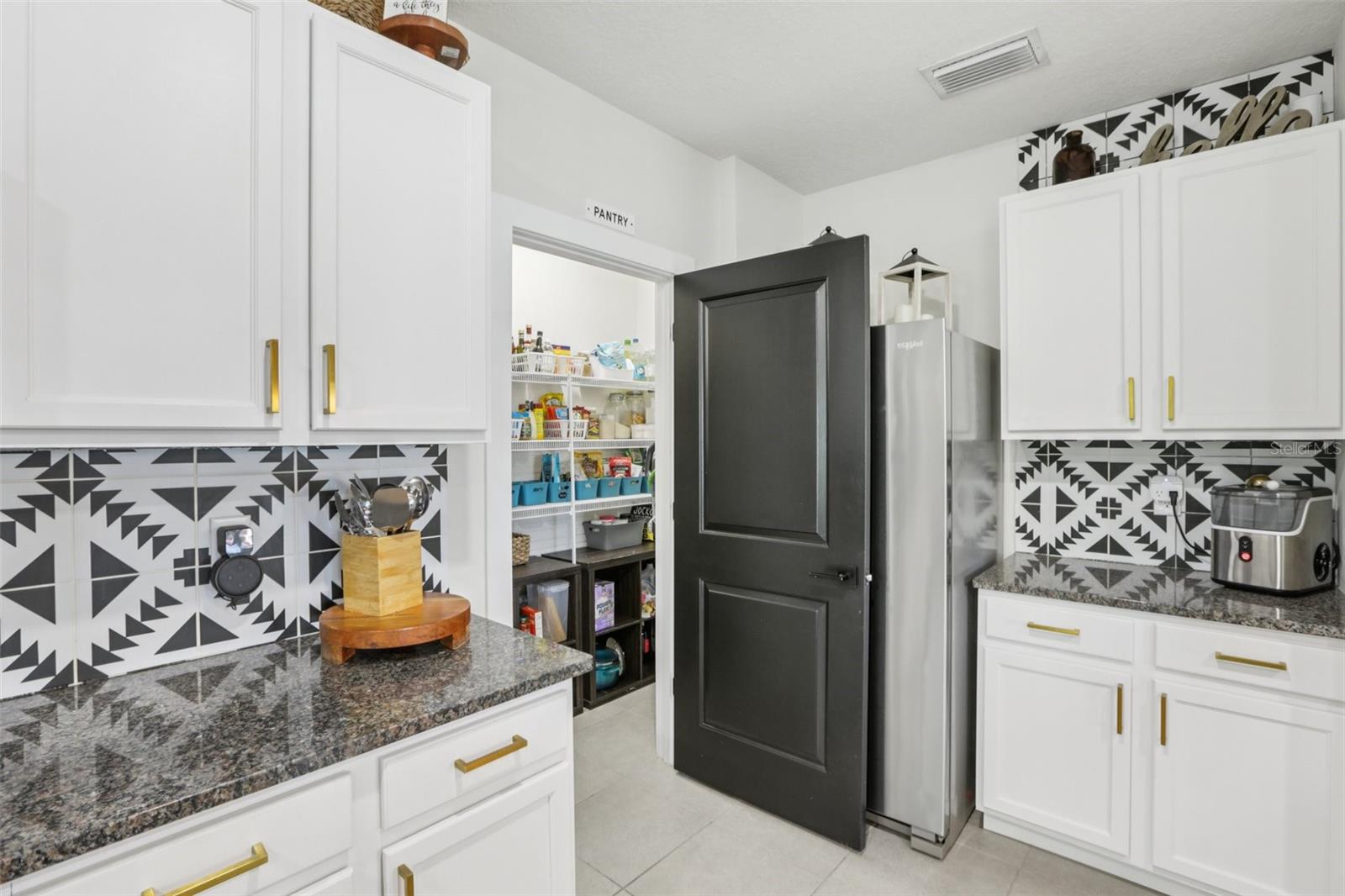 Image 7 of 39 For 3111 Suncoast Blend Drive