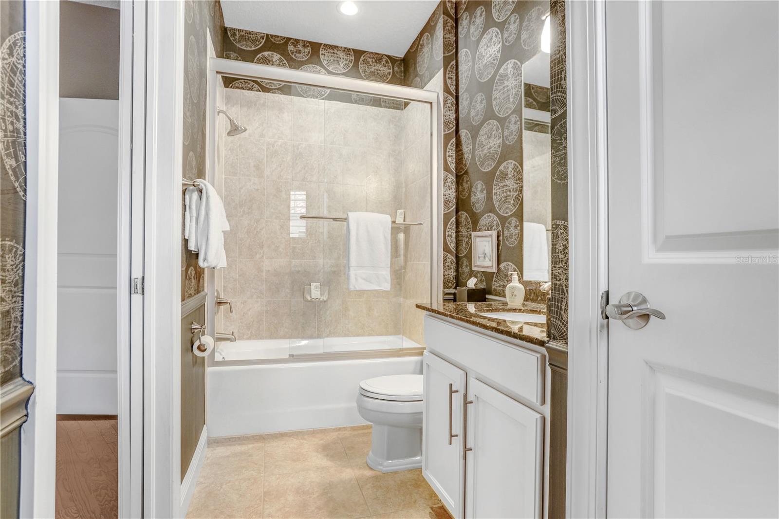 Image 22 of 31 For 1340 Bayshore Boulevard 407