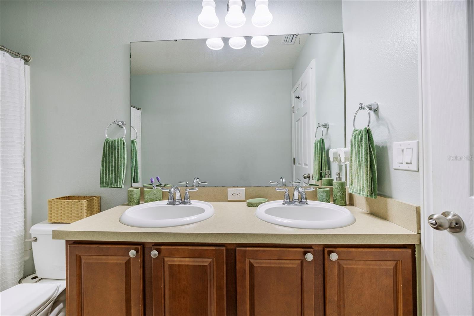 Image 35 of 60 For 3105 Winglewood Circle