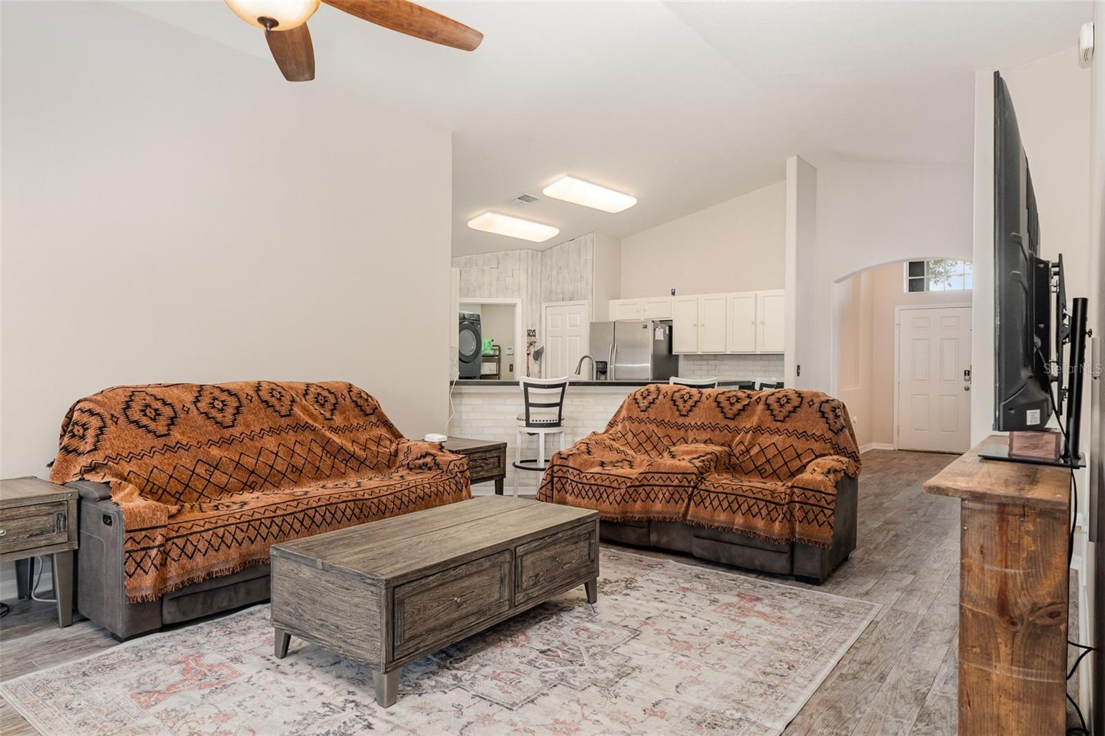 Image 11 of 27 For 7127 Cedarcrest Boulevard