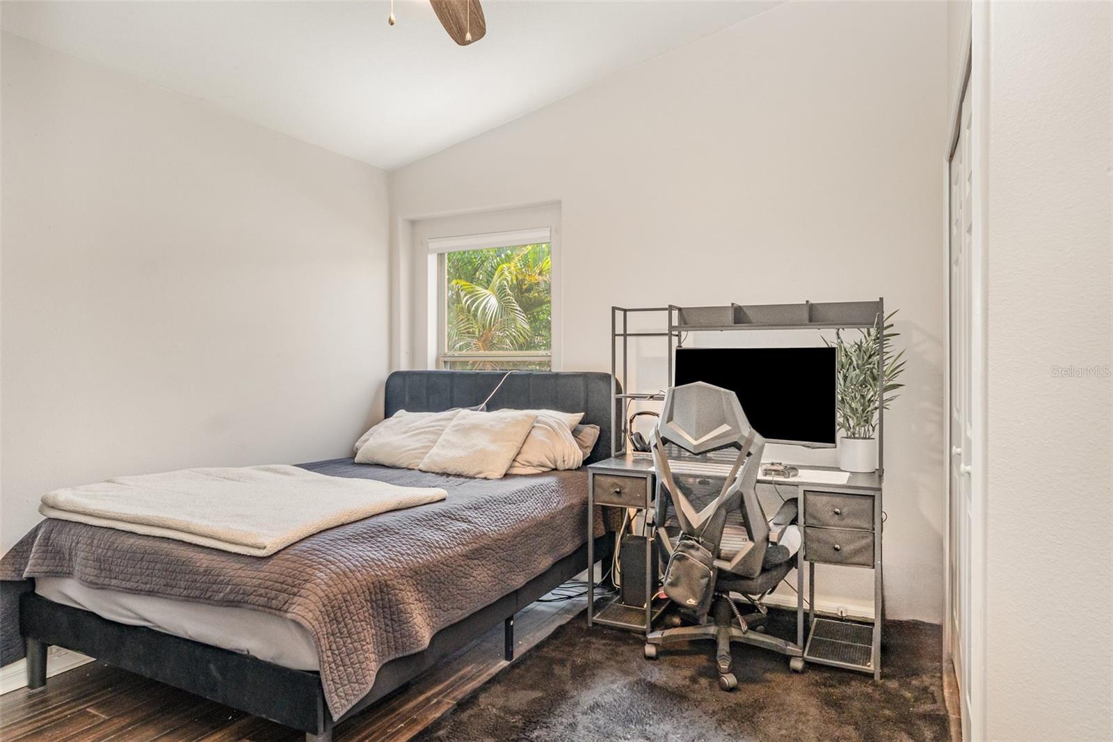 Image 17 of 27 For 7127 Cedarcrest Boulevard