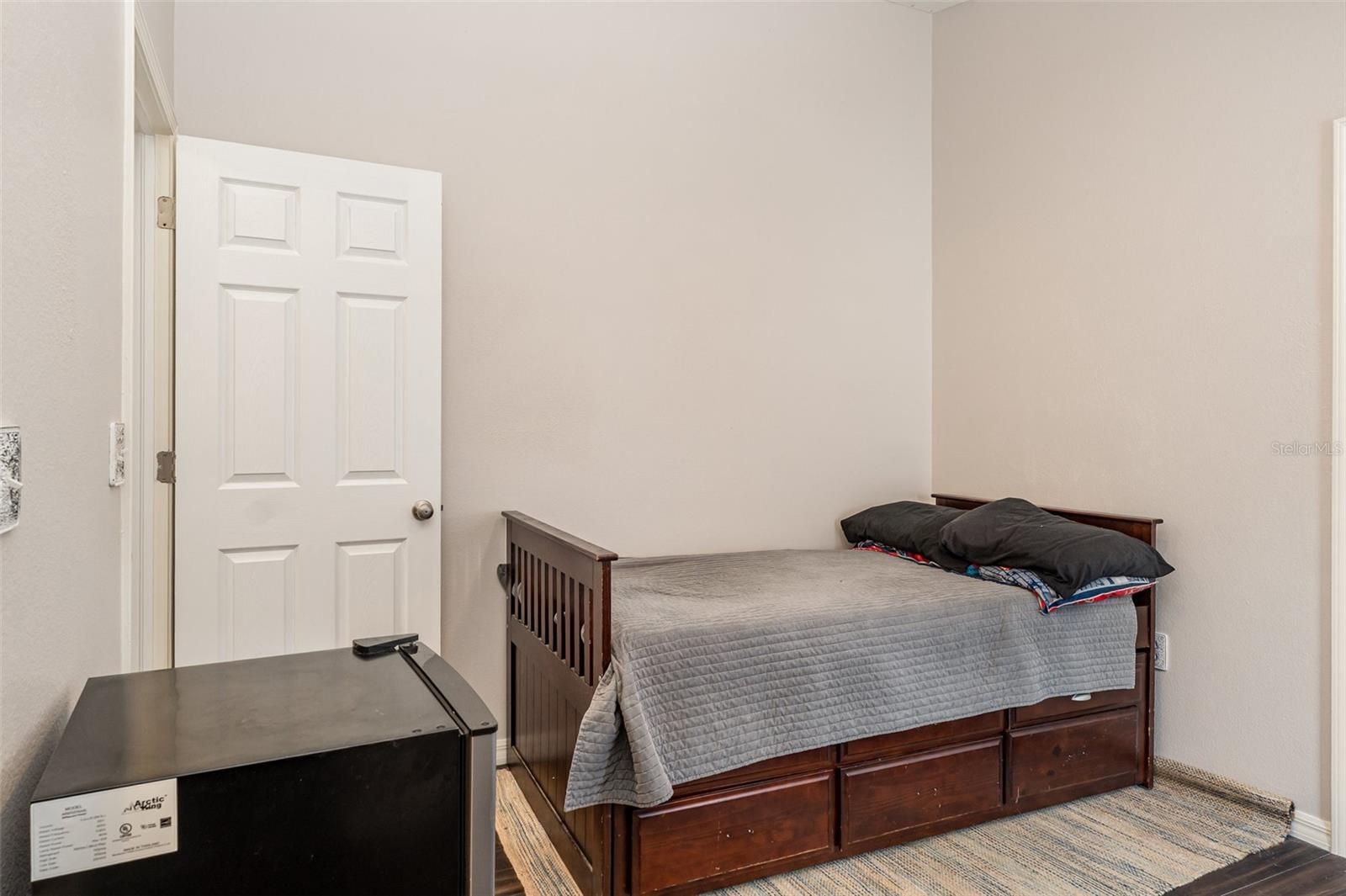 Image 23 of 27 For 7127 Cedarcrest Boulevard