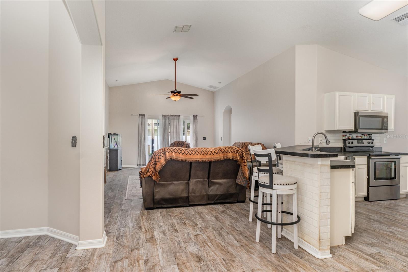 Image 7 of 27 For 7127 Cedarcrest Boulevard