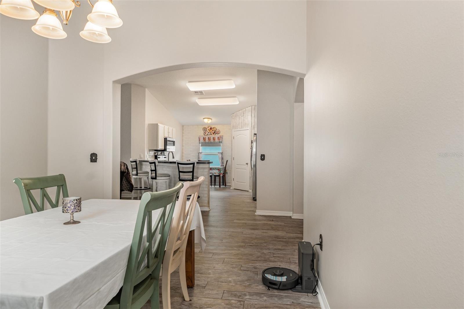 Image 9 of 27 For 7127 Cedarcrest Boulevard