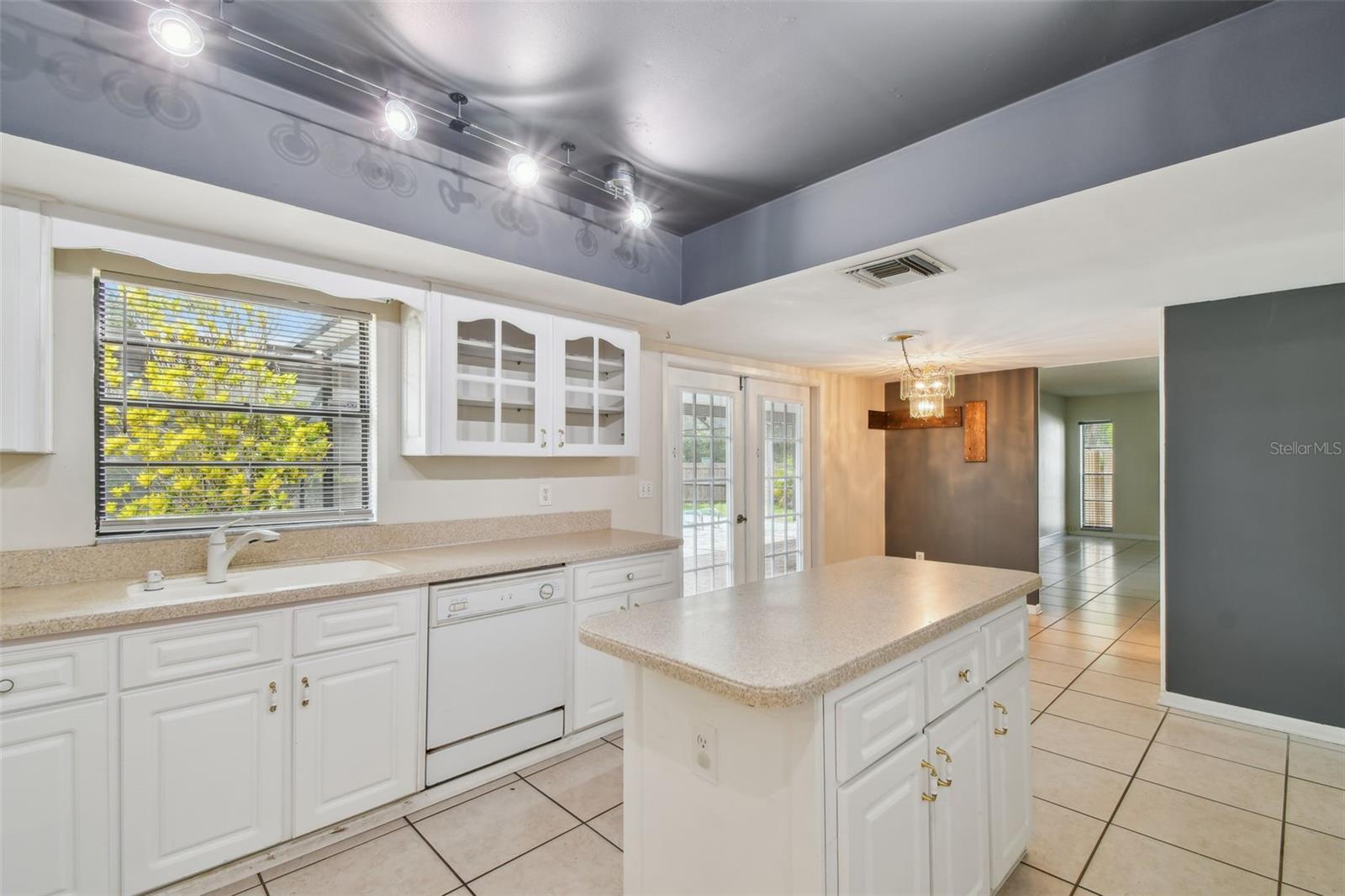 Image 14 of 83 For 4646 Landscape Drive