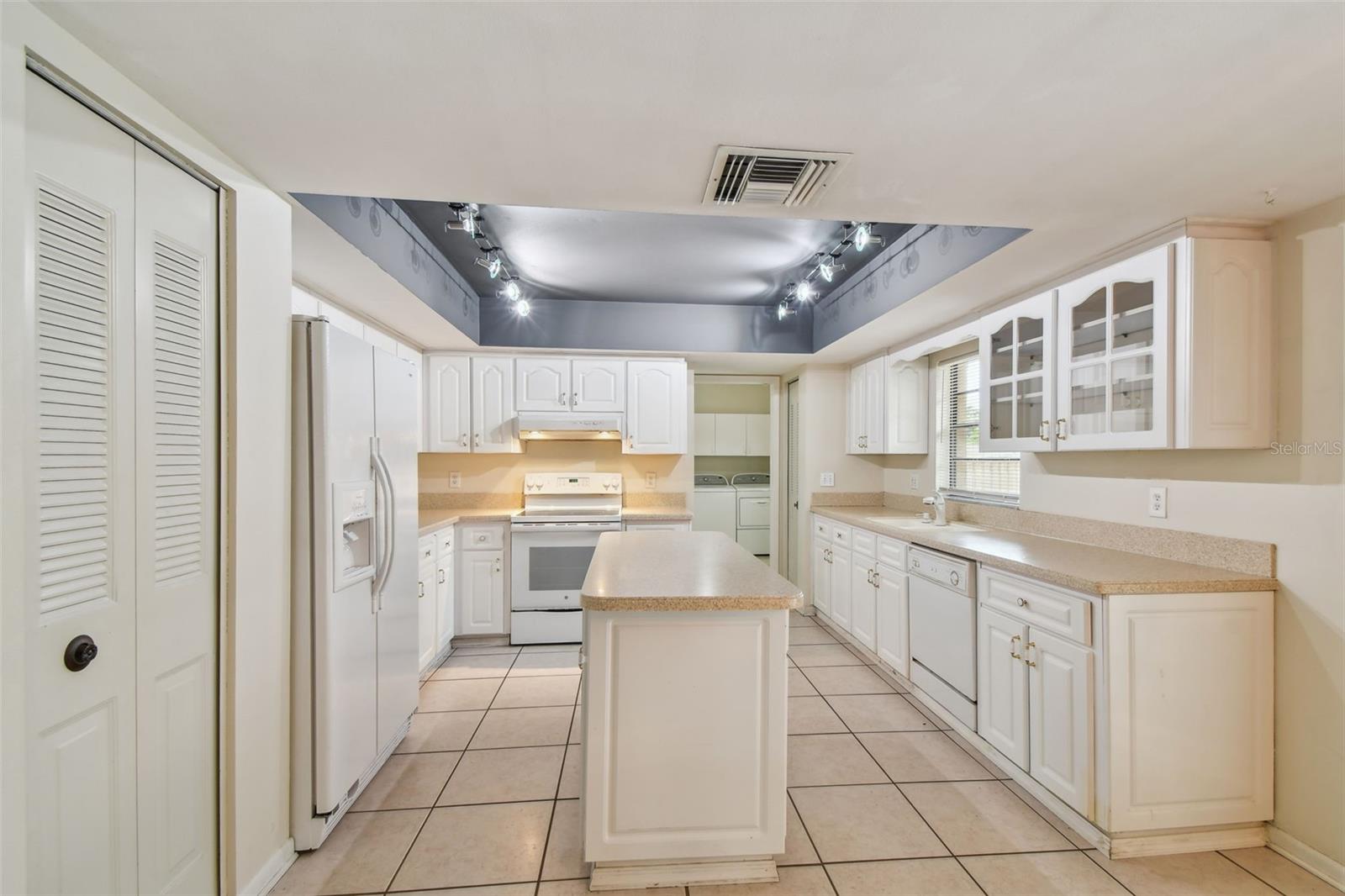 Image 9 of 83 For 4646 Landscape Drive