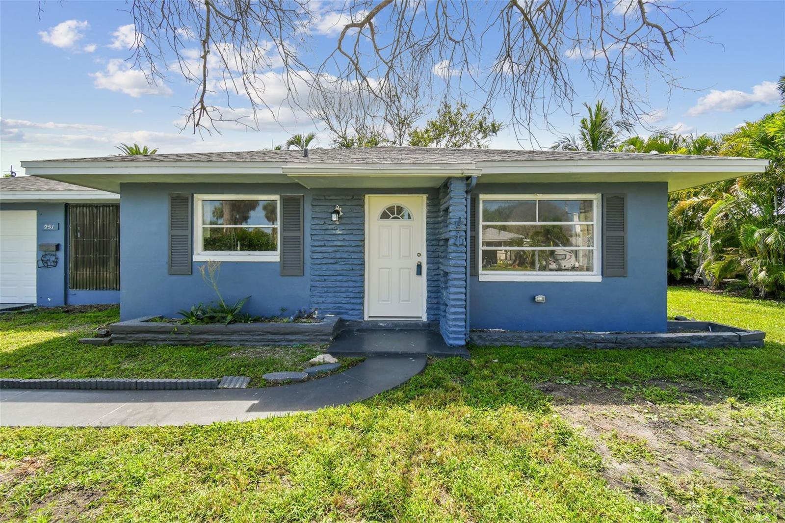 Listing photo id 26 for 951 Lantana Avenue