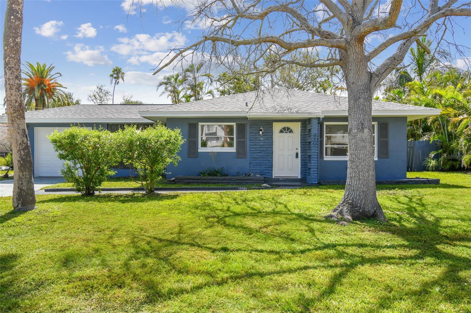 Listing photo id 28 for 951 Lantana Avenue