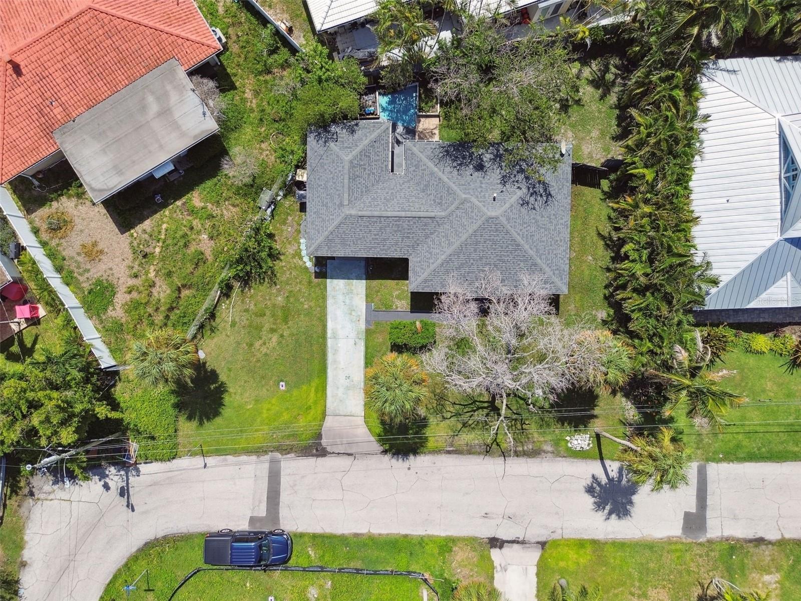 Listing photo id 35 for 951 Lantana Avenue