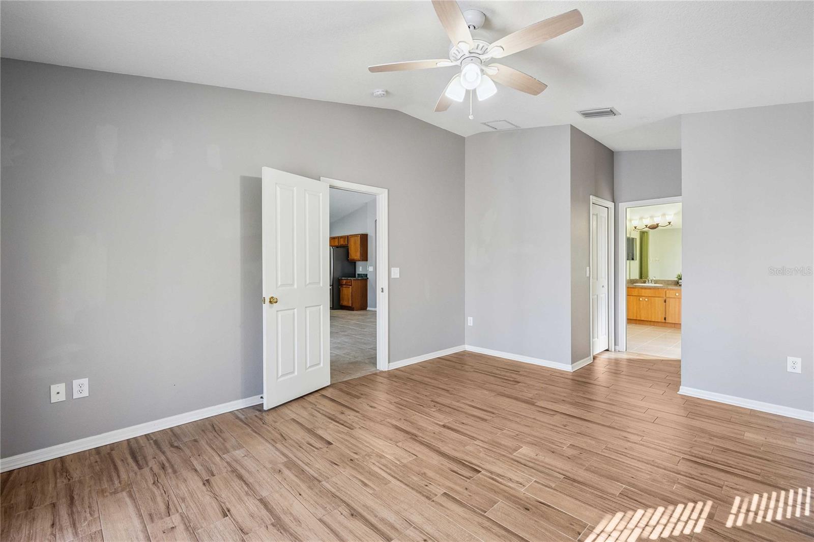 Image 30 of 68 For 31052 Wrencrest Drive