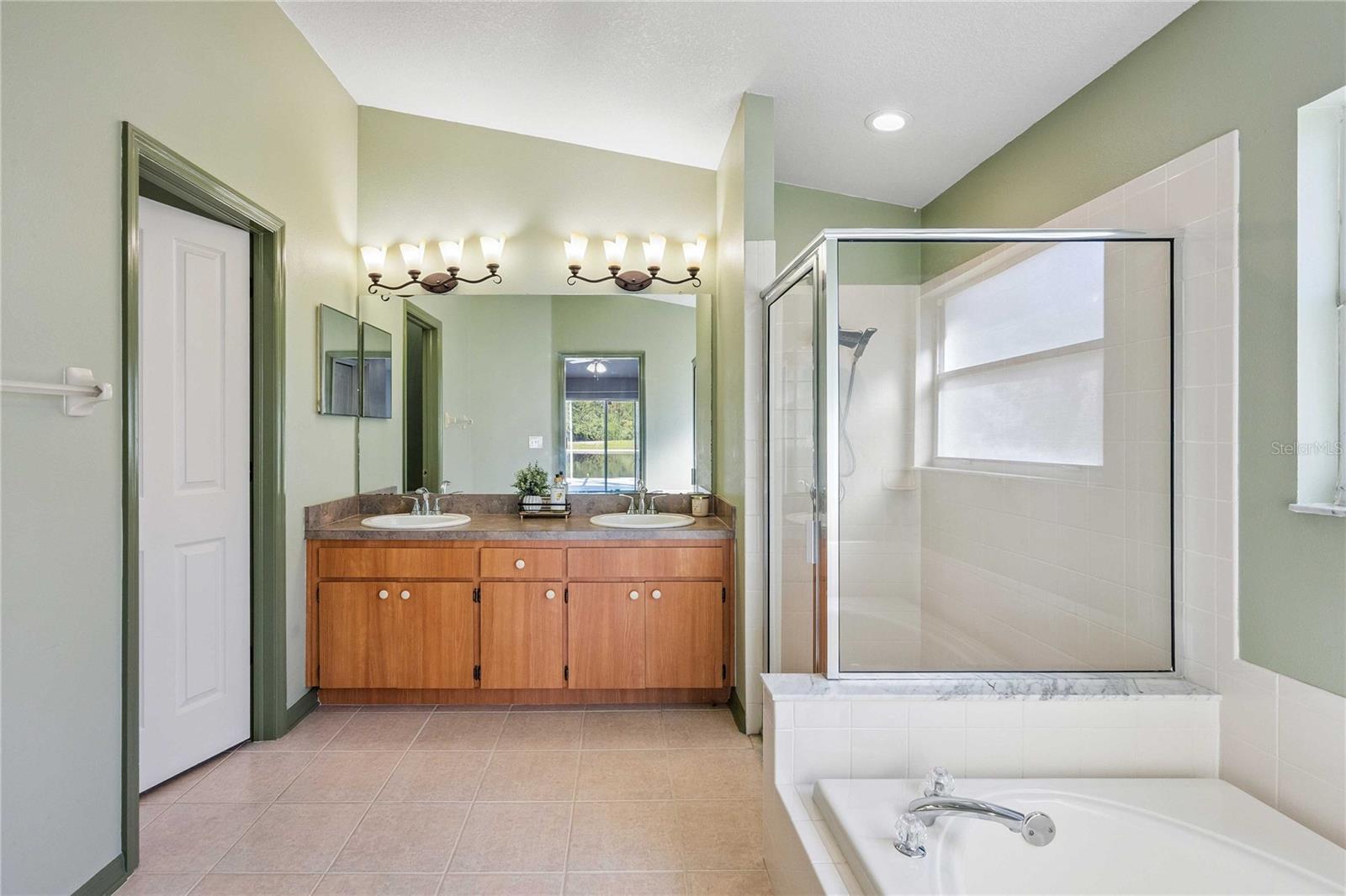 Image 32 of 68 For 31052 Wrencrest Drive