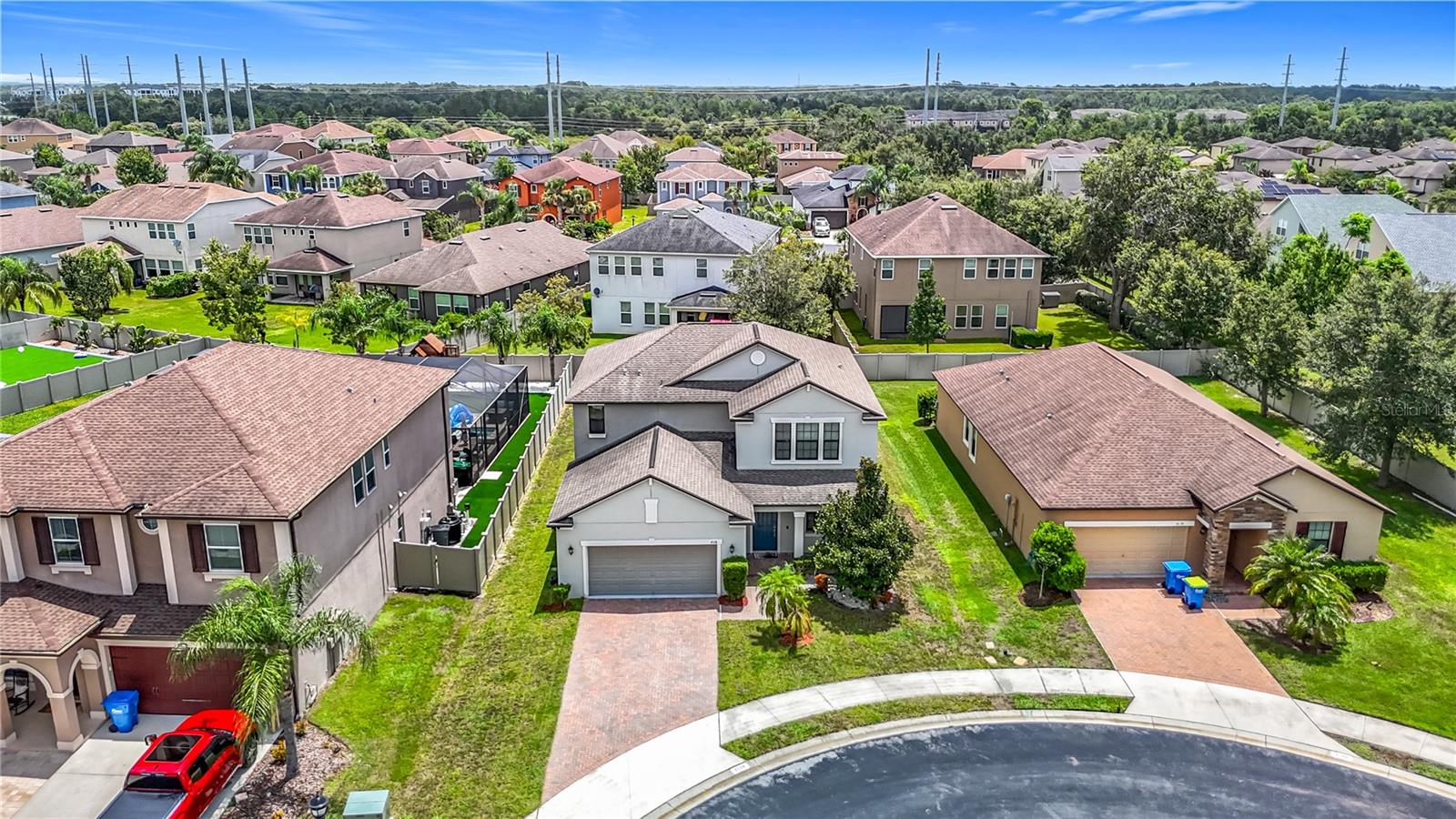 Listing photo id 0 for 4528 Coachford Drive