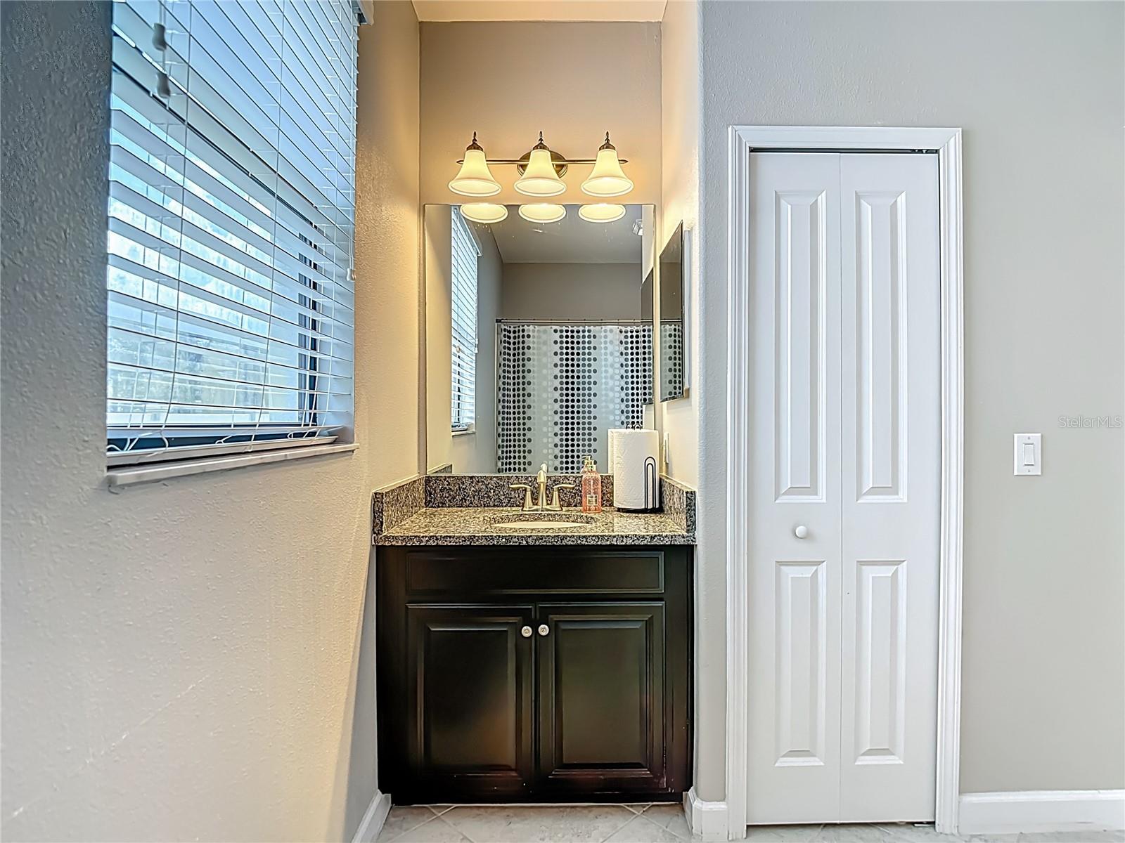 Listing photo id 21 for 4528 Coachford Drive