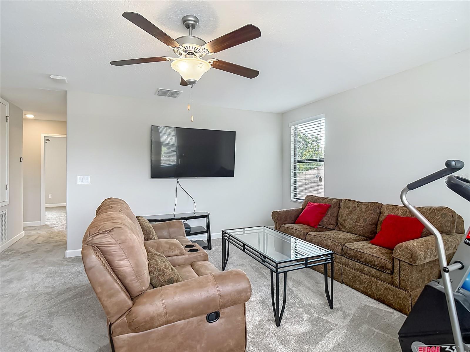 Listing photo id 23 for 4528 Coachford Drive