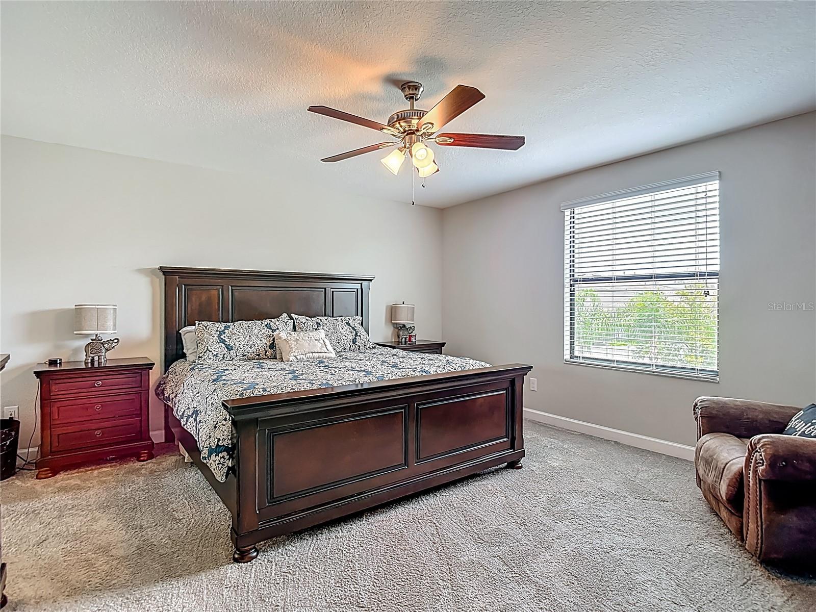 Listing photo id 24 for 4528 Coachford Drive