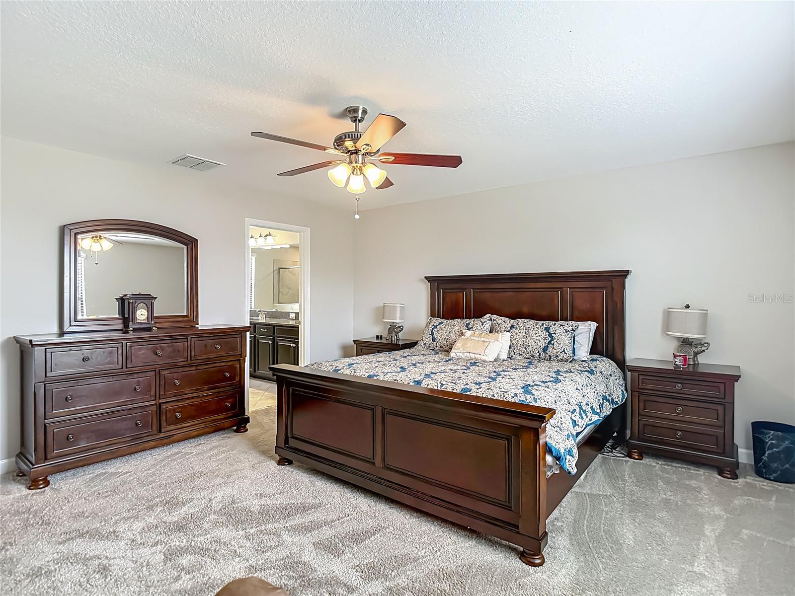 Listing photo id 25 for 4528 Coachford Drive