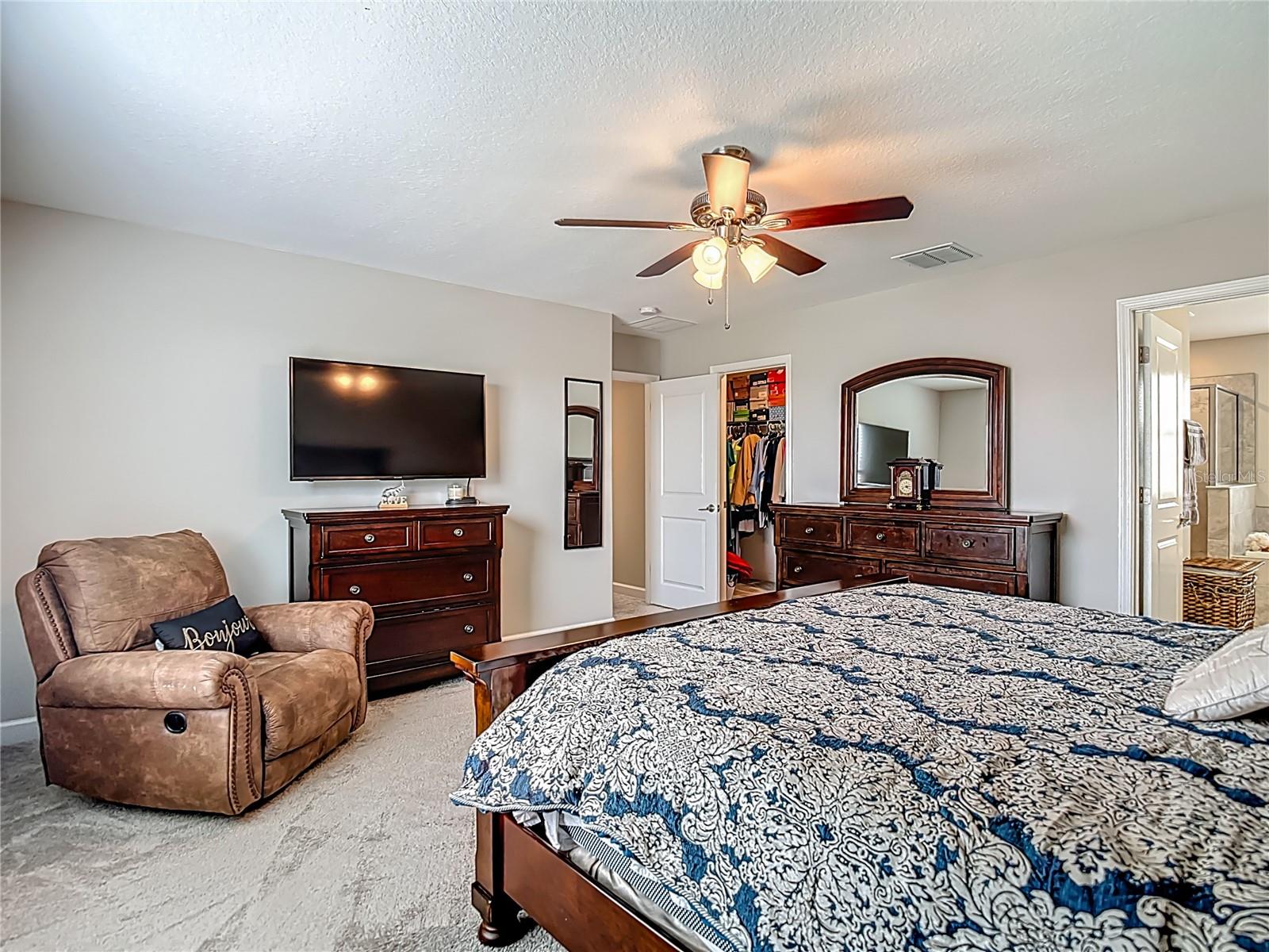 Listing photo id 26 for 4528 Coachford Drive
