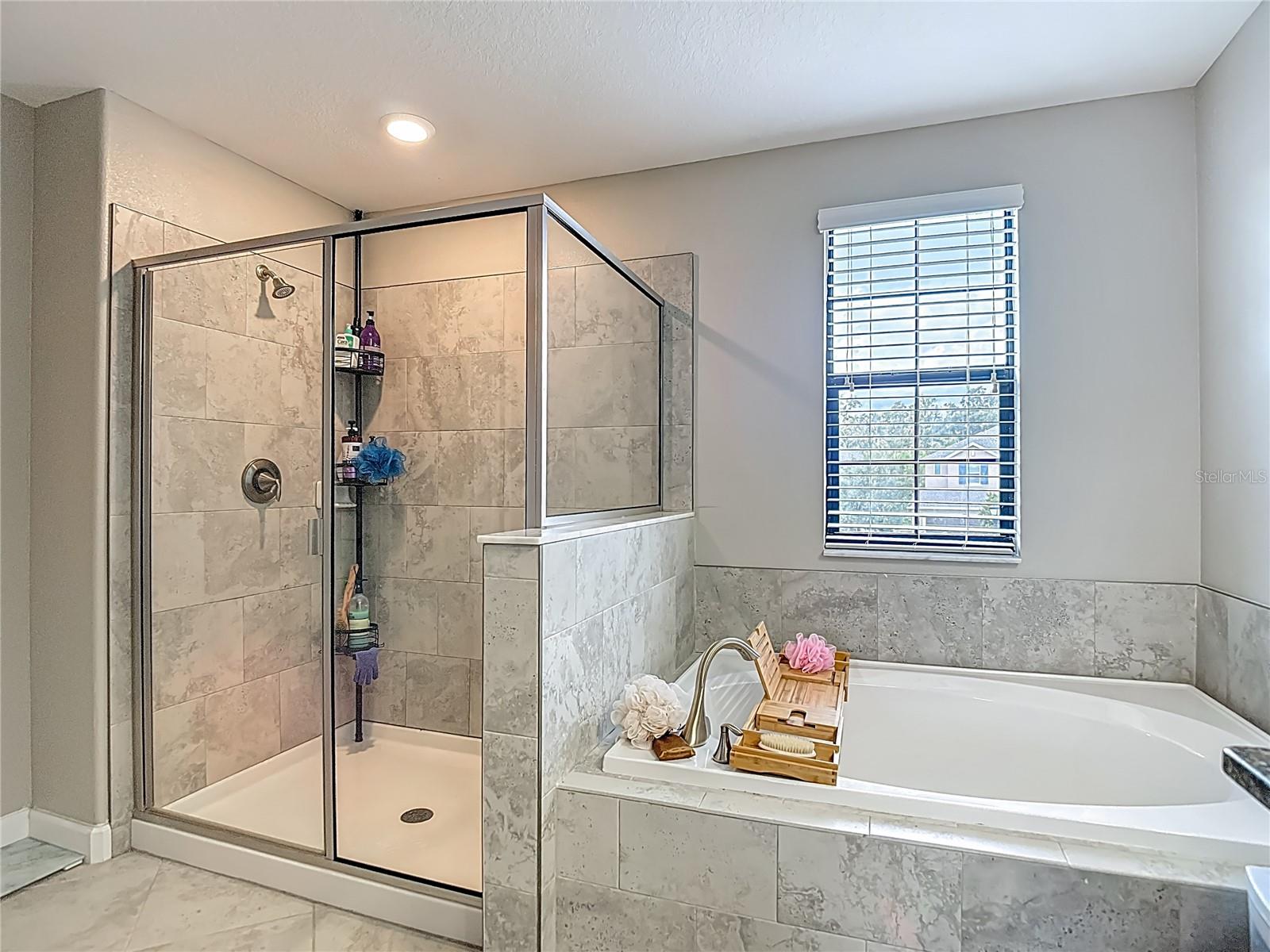 Listing photo id 28 for 4528 Coachford Drive