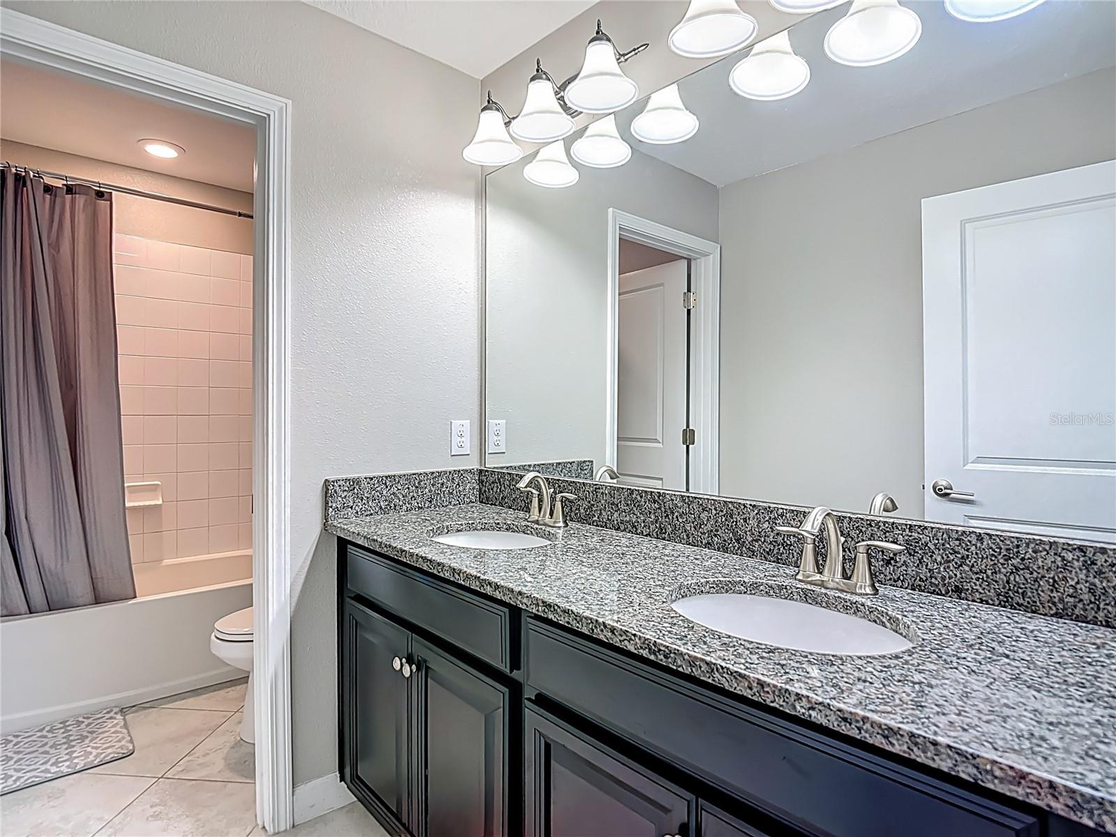Listing photo id 34 for 4528 Coachford Drive