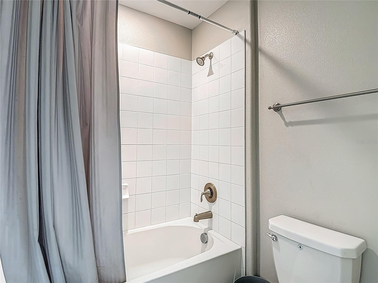 Listing photo id 35 for 4528 Coachford Drive