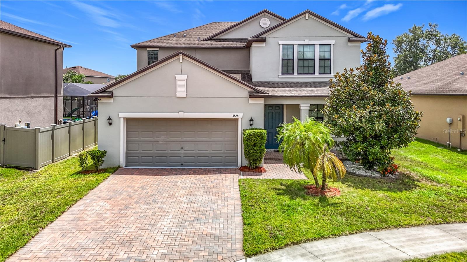 Listing photo id 2 for 4528 Coachford Drive