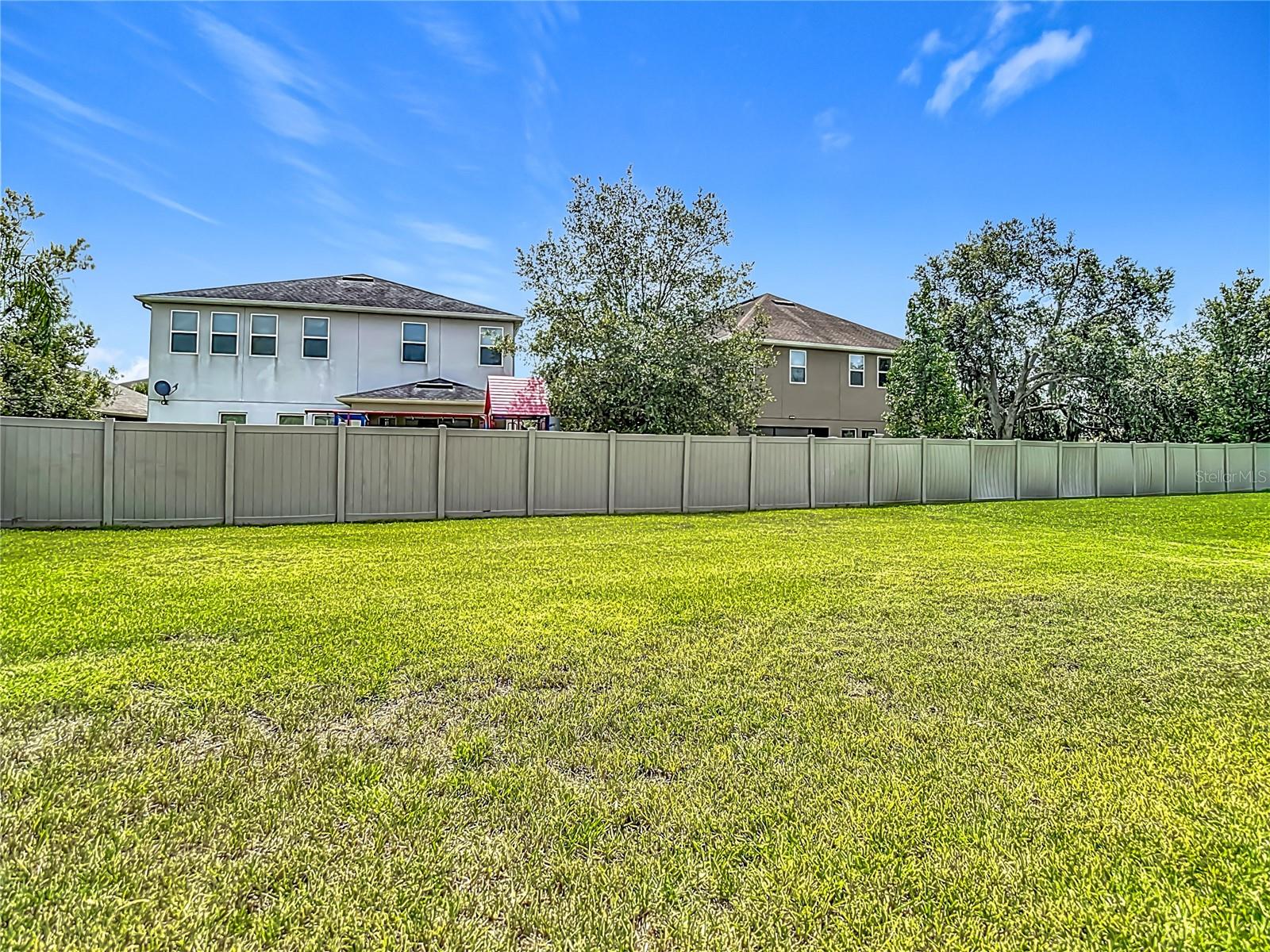 Listing photo id 38 for 4528 Coachford Drive
