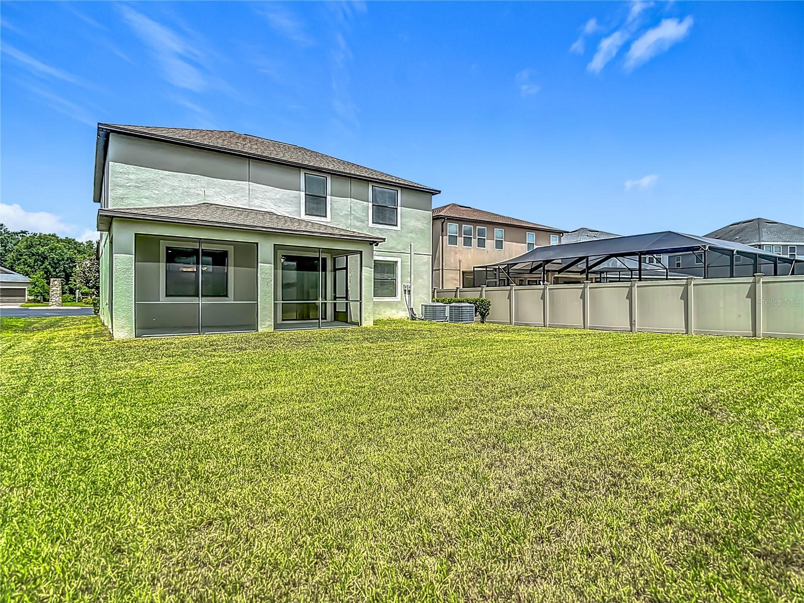 Listing photo id 40 for 4528 Coachford Drive