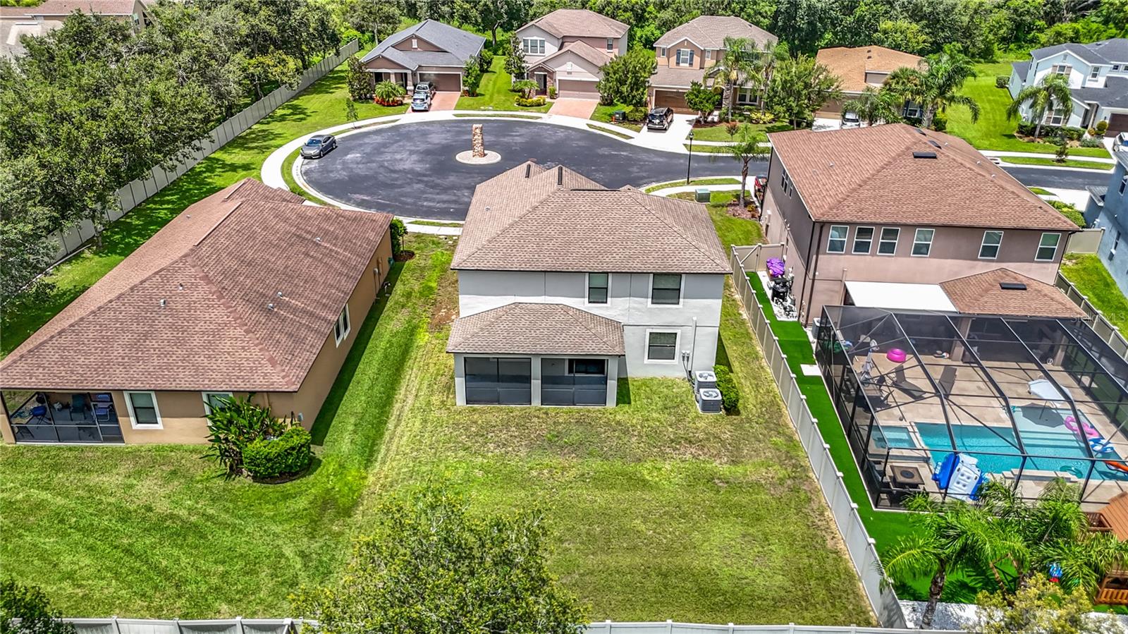Listing photo id 42 for 4528 Coachford Drive