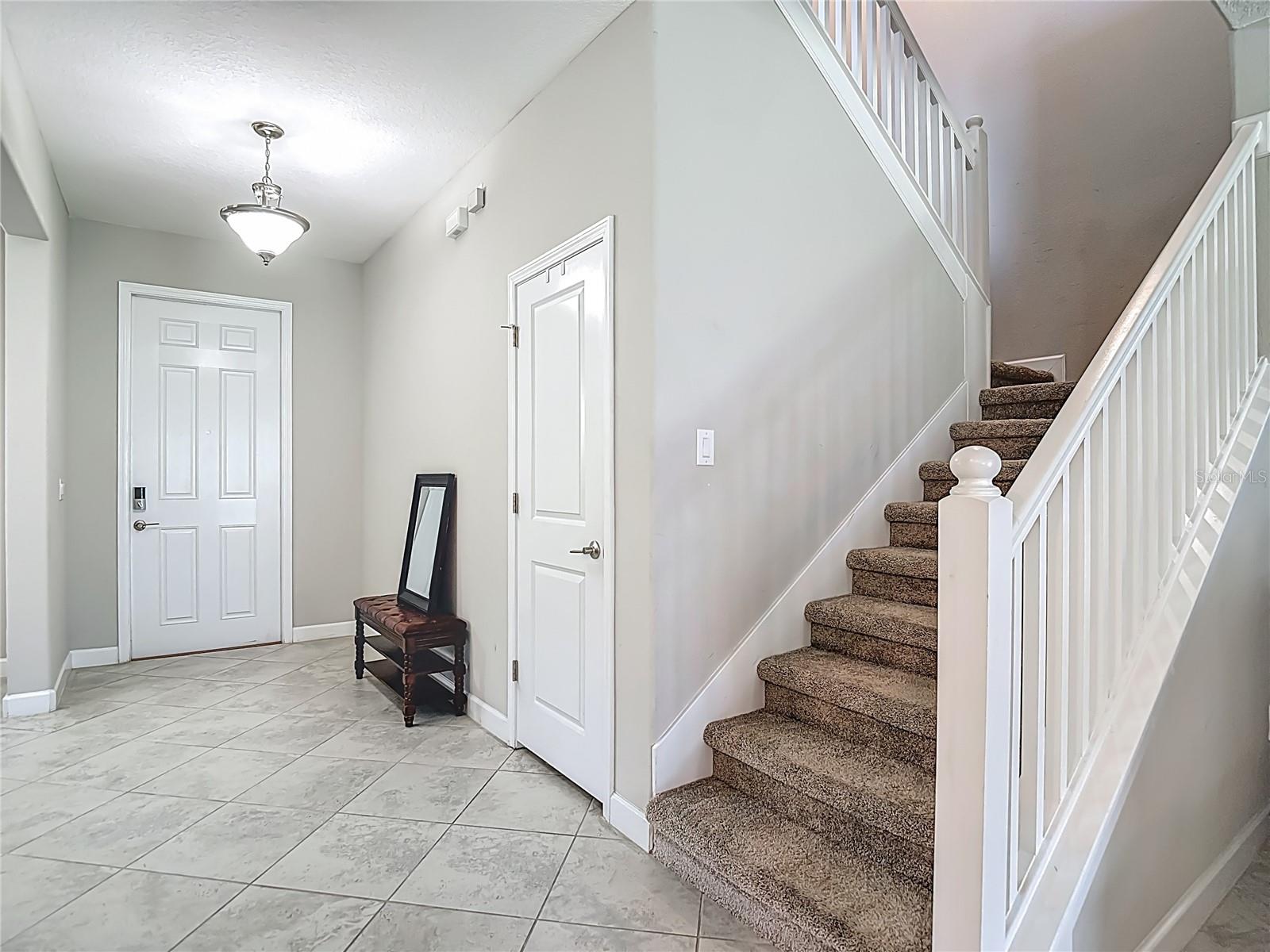 Listing photo id 4 for 4528 Coachford Drive