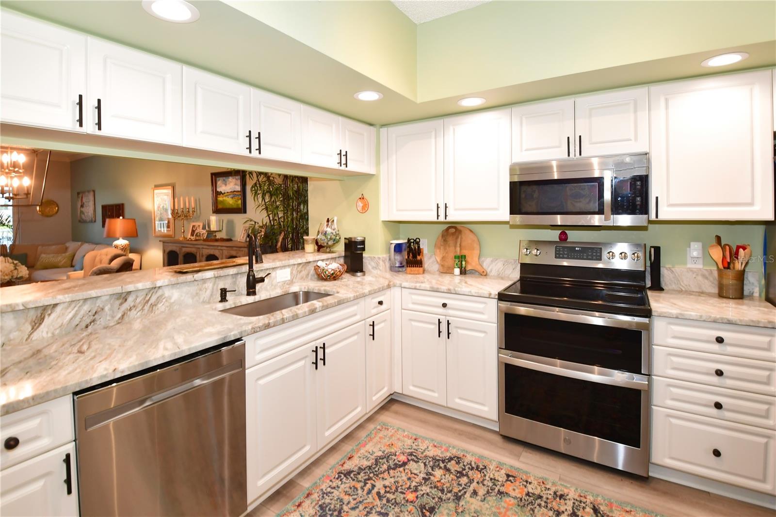 Image 11 of 26 For 6425 Shoreline Drive 10103