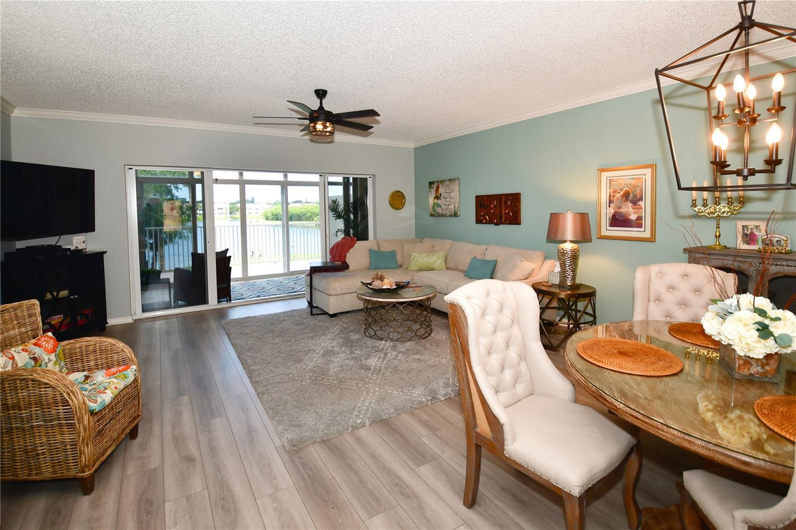Image 4 of 26 For 6425 Shoreline Drive 10103
