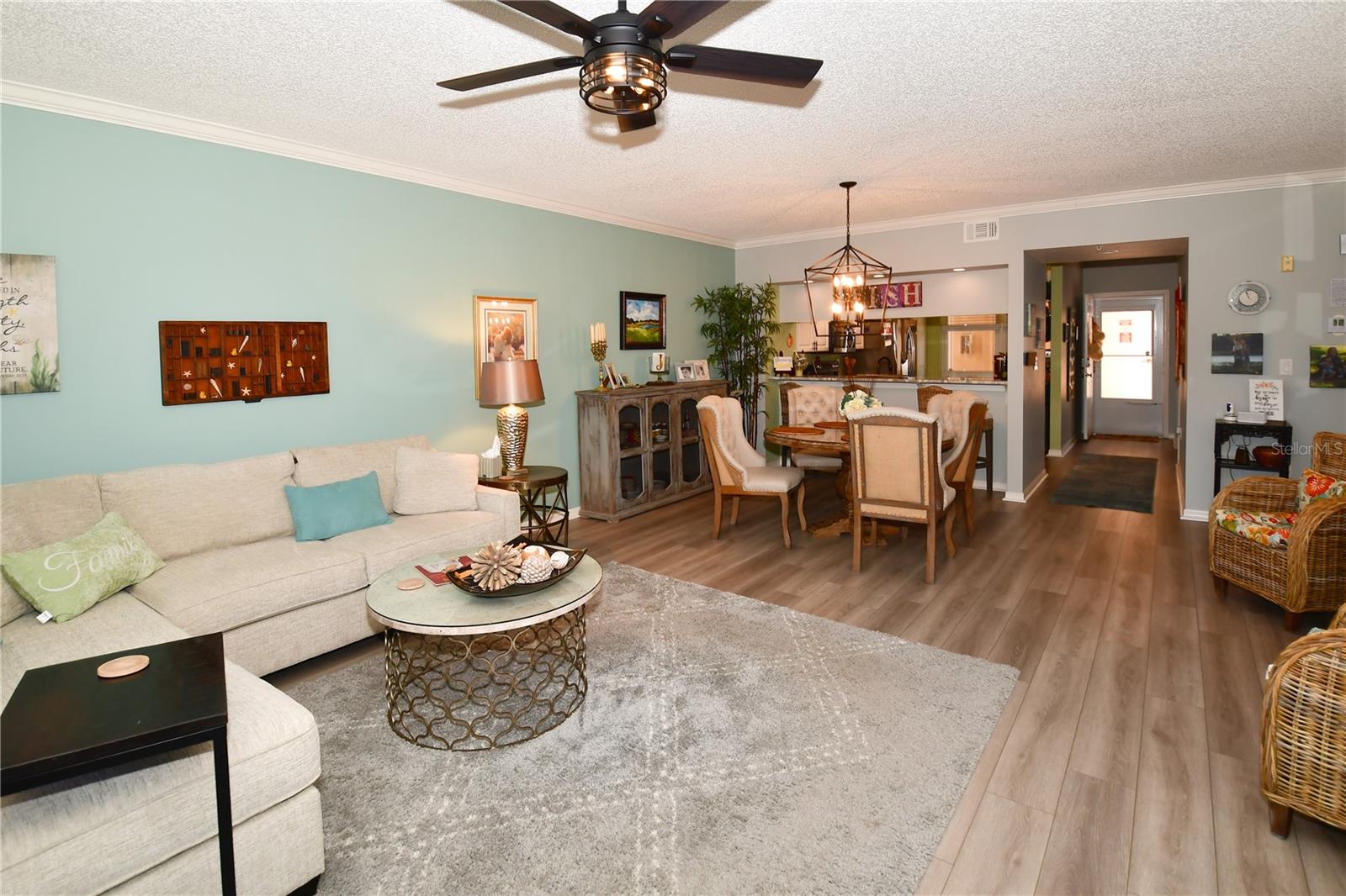 Image 8 of 26 For 6425 Shoreline Drive 10103