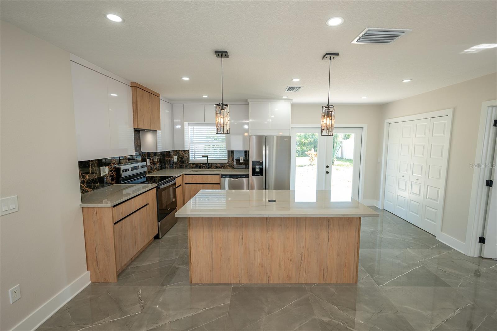 Image 13 of 62 For 8217 Tanglewood Lane