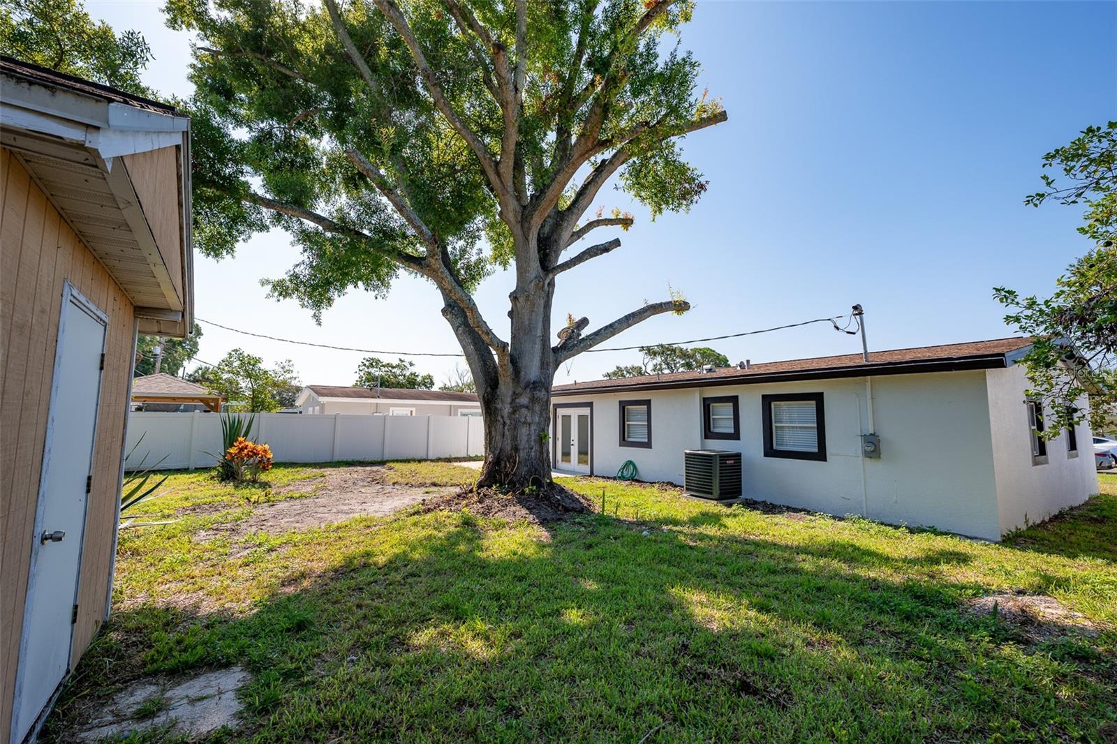 Image 55 of 62 For 8217 Tanglewood Lane