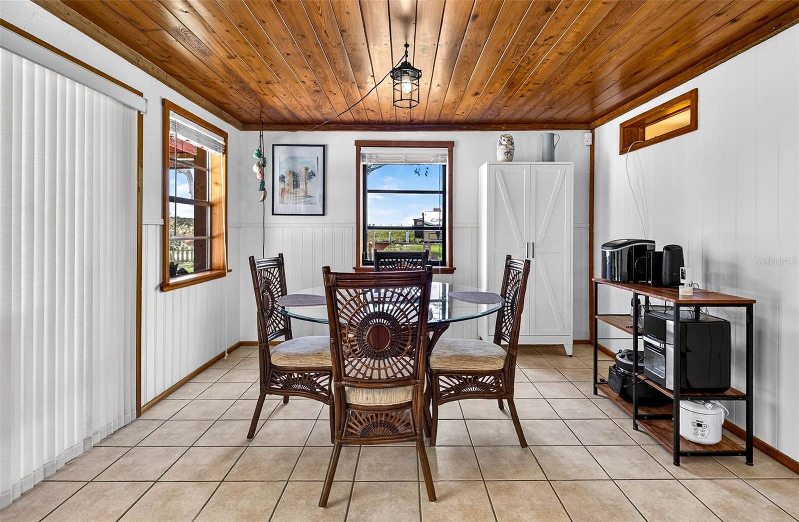 Image 11 of 92 For 2487 Sunset Vista Drive