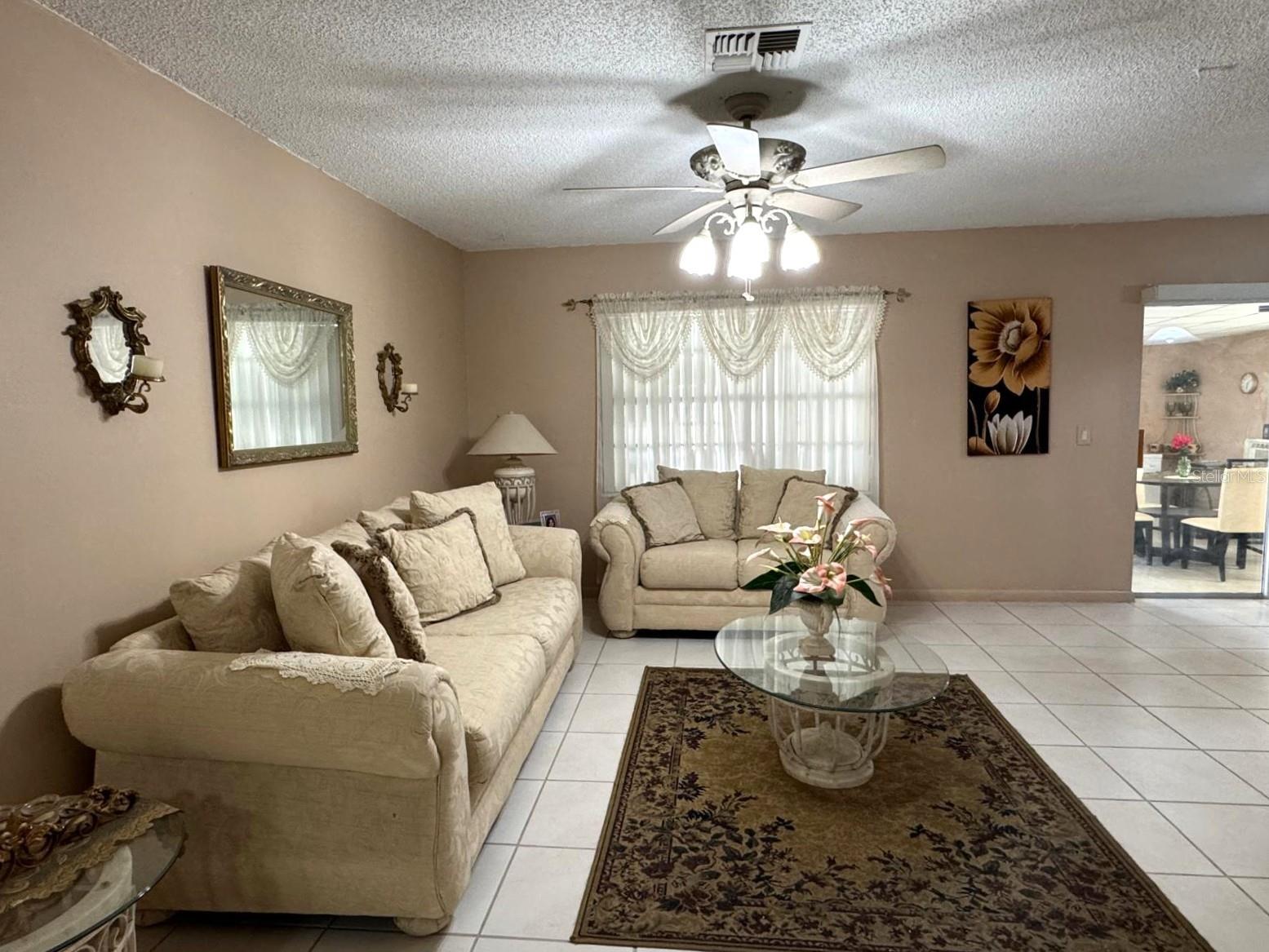 Listing photo id 16 for 10816 Roundview Lane
