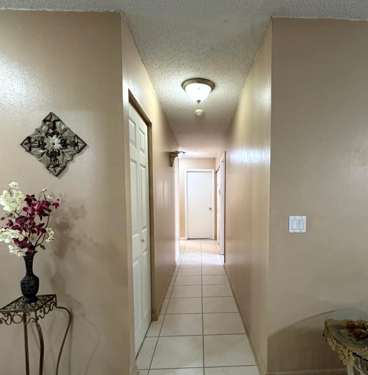 Listing photo id 20 for 10816 Roundview Lane