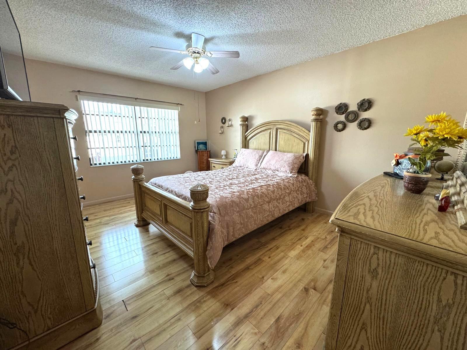 Listing photo id 21 for 10816 Roundview Lane