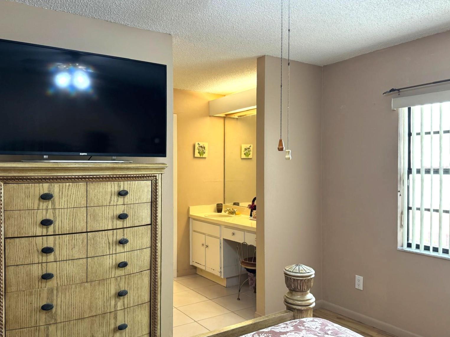 Listing photo id 22 for 10816 Roundview Lane