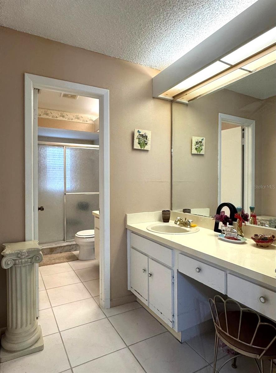 Listing photo id 23 for 10816 Roundview Lane