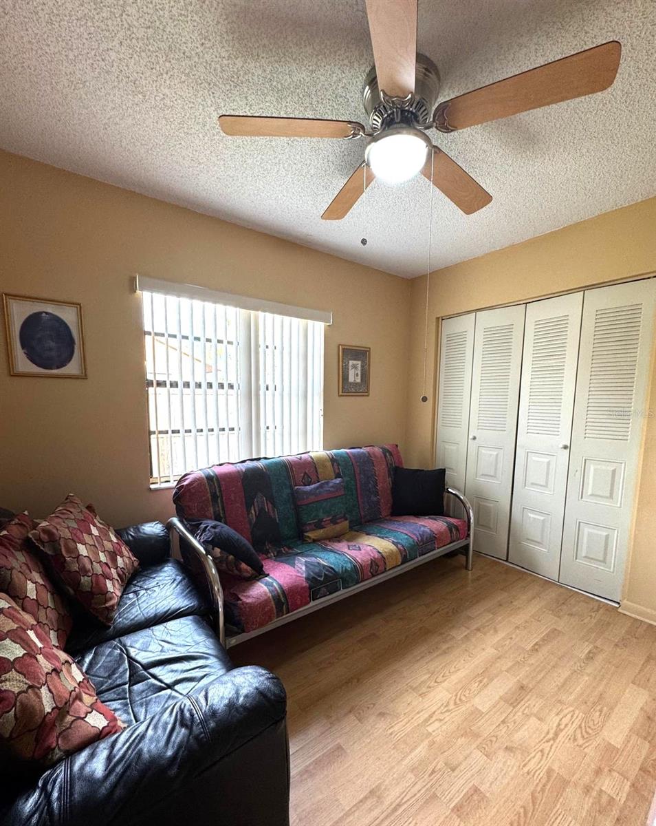 Listing photo id 25 for 10816 Roundview Lane