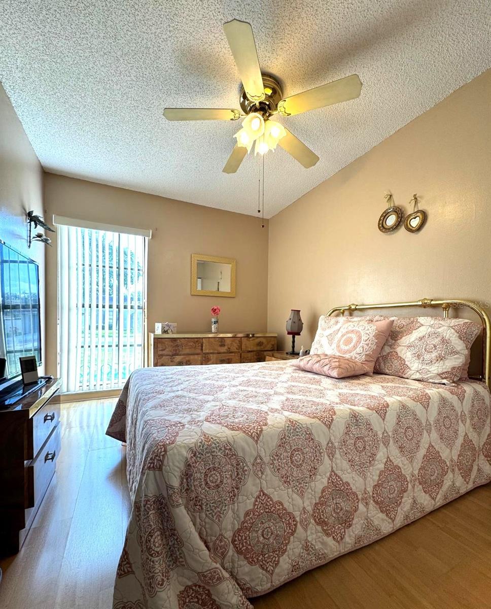 Listing photo id 26 for 10816 Roundview Lane