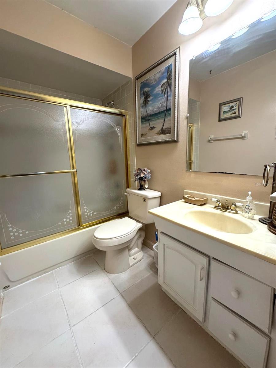 Listing photo id 27 for 10816 Roundview Lane